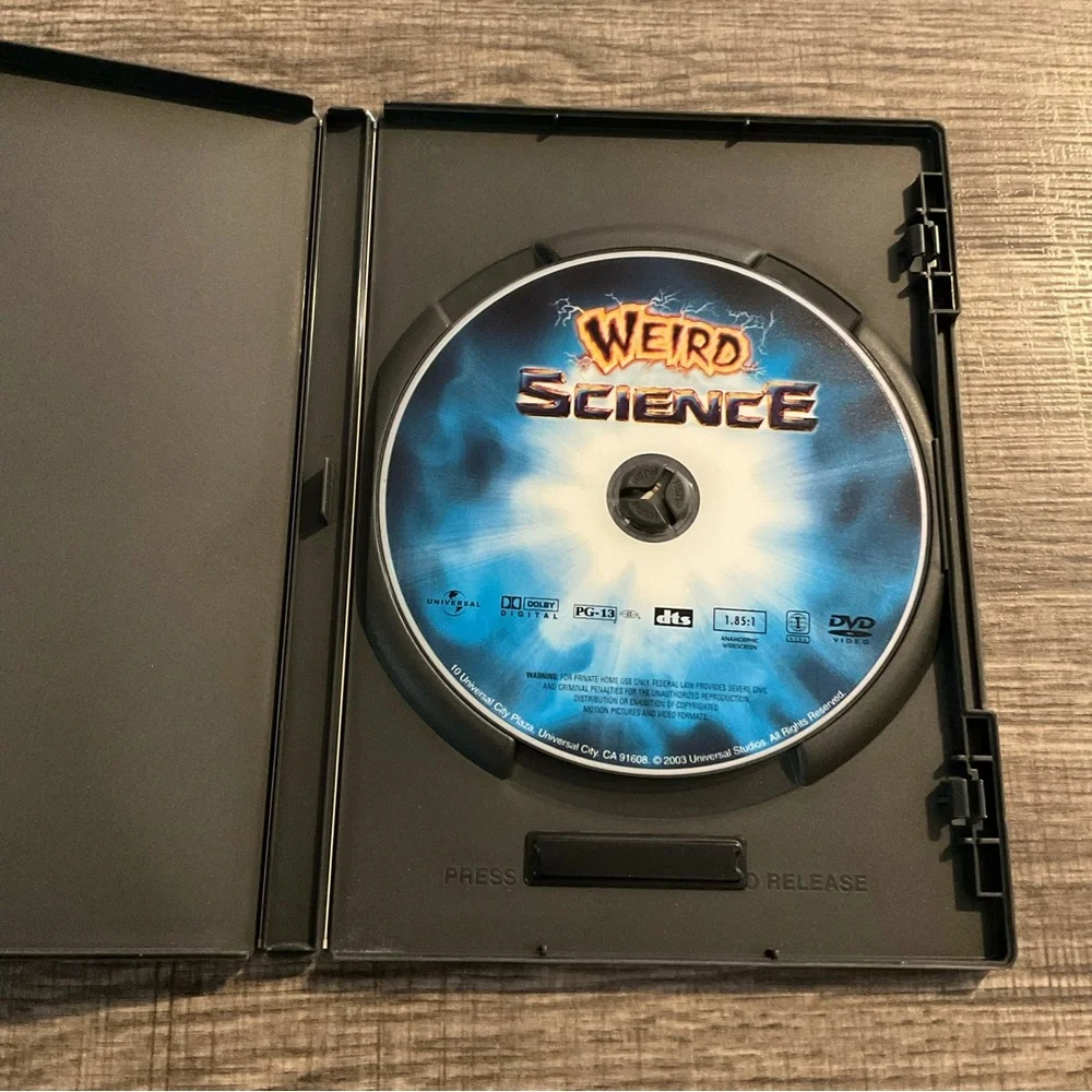 Weird Science DVD - Picture 3 of 4